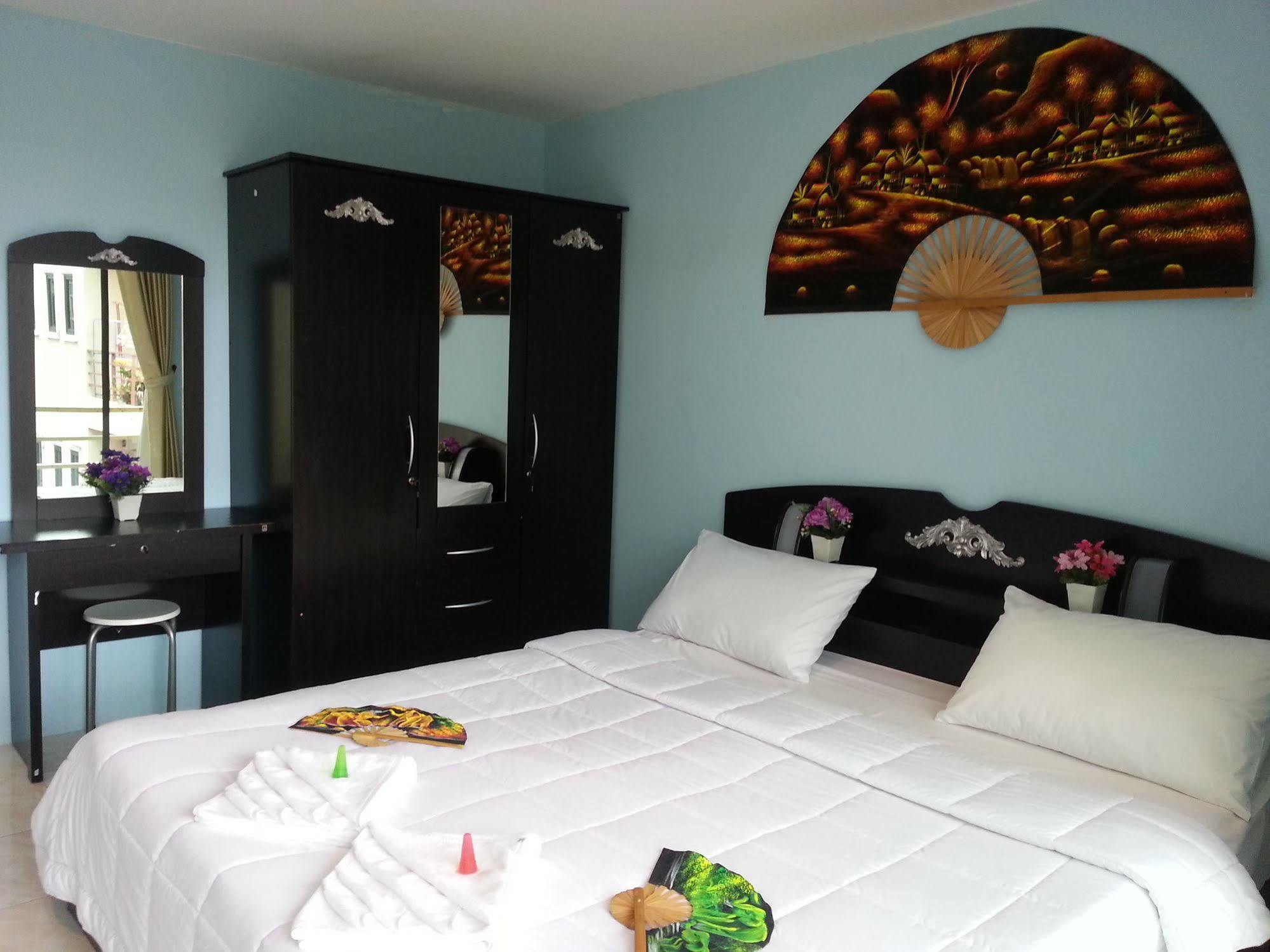 Economy hotel Dreams &