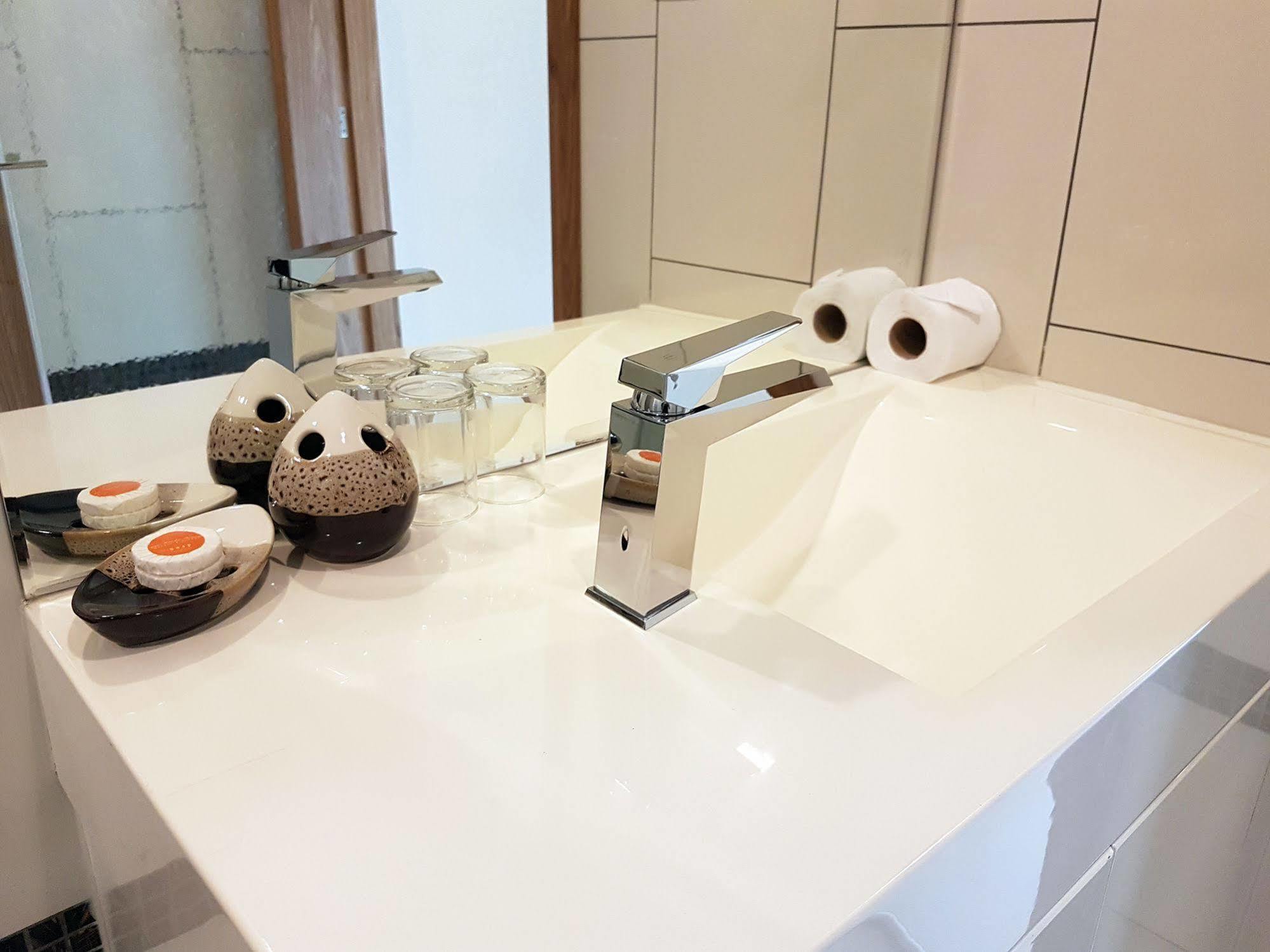 Apartment C-View Boutique Condominium By Mr.Butler