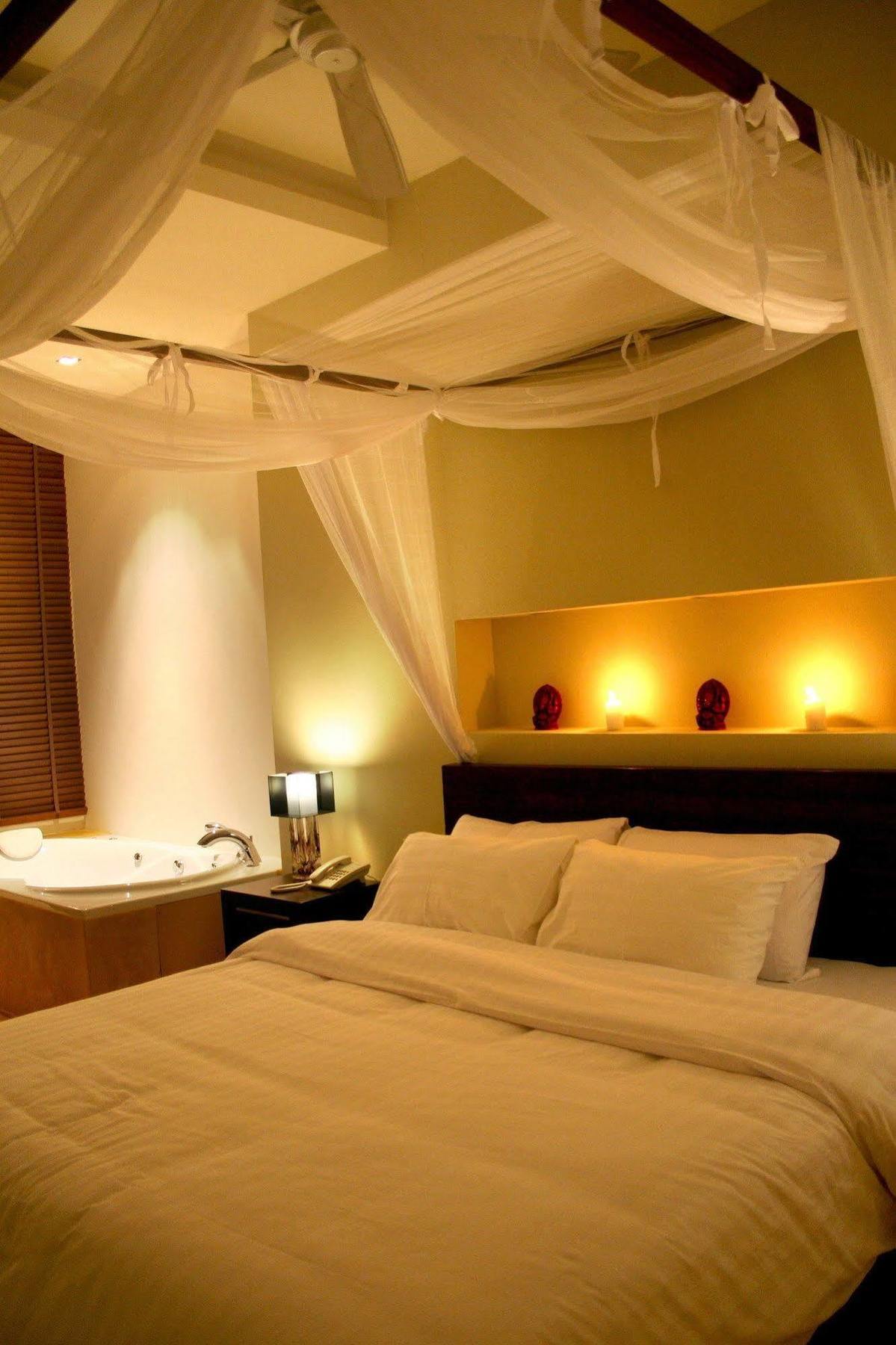 Mandalai Hotel 3*