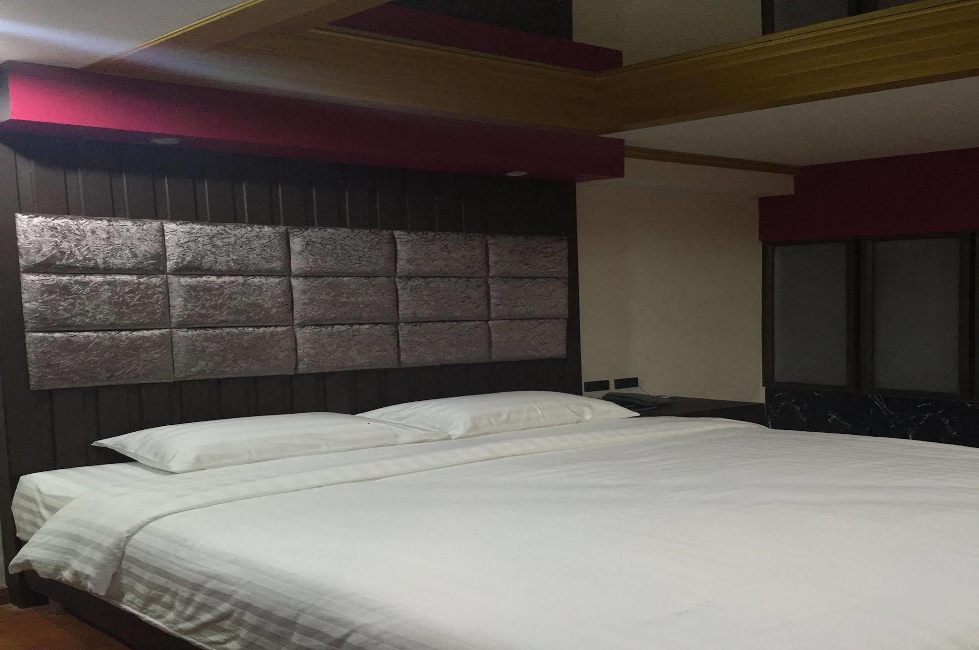 Grand Pink Hatyai Hotel