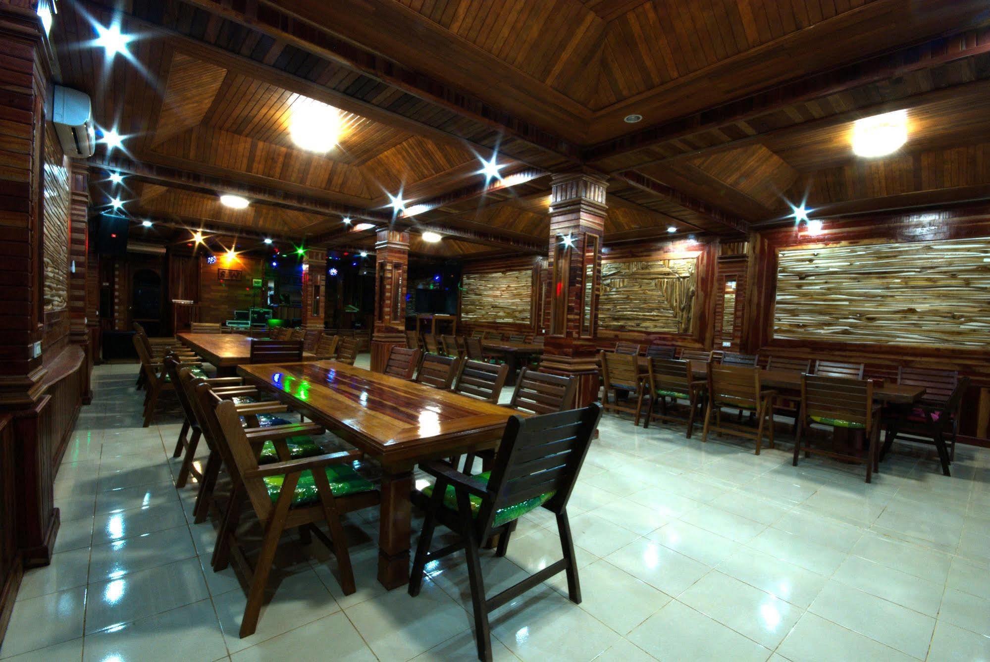 Sangsawan Palace Khaolak Hotel 3*