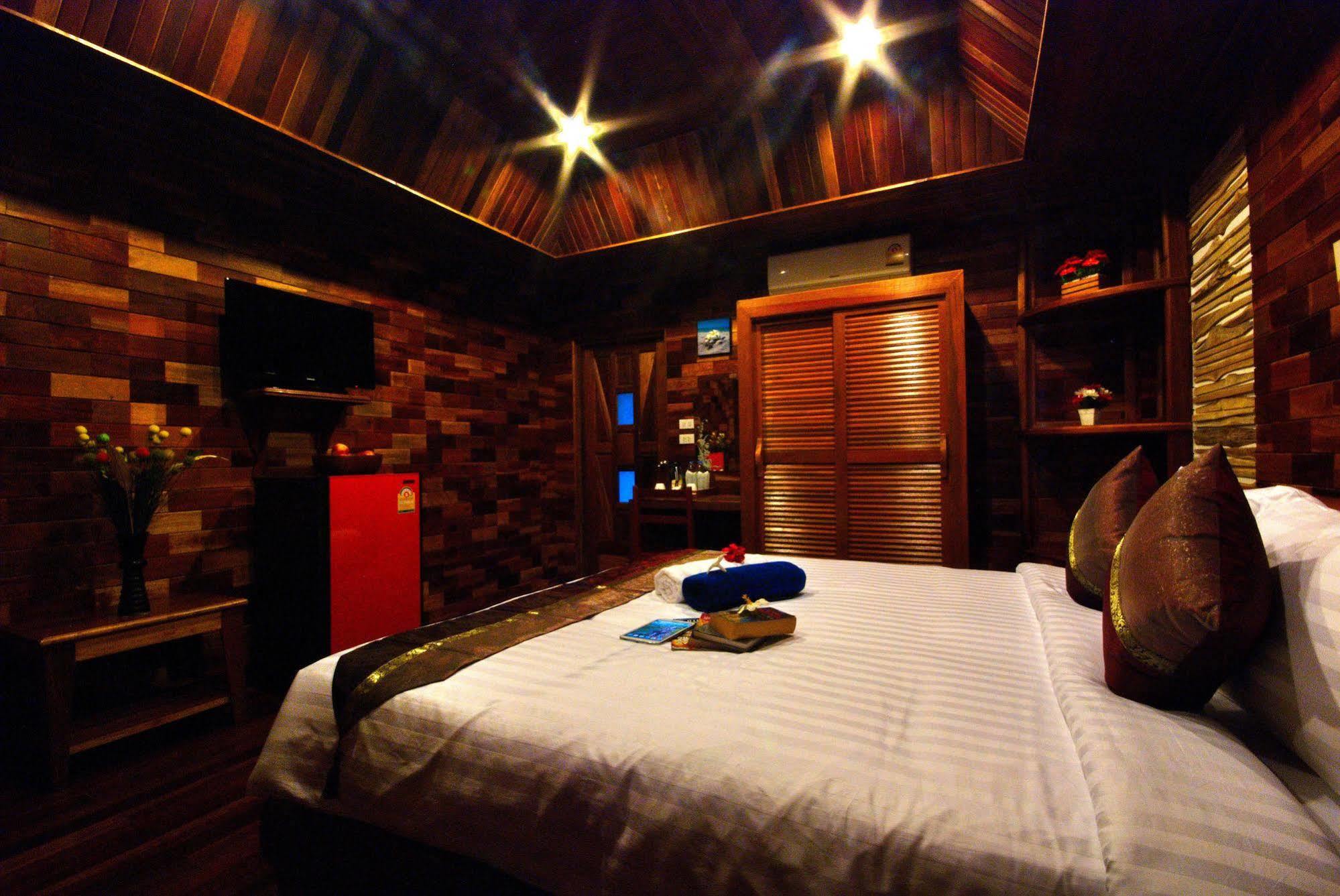 Hotel Sangsawan Palace Khaolak 3*
