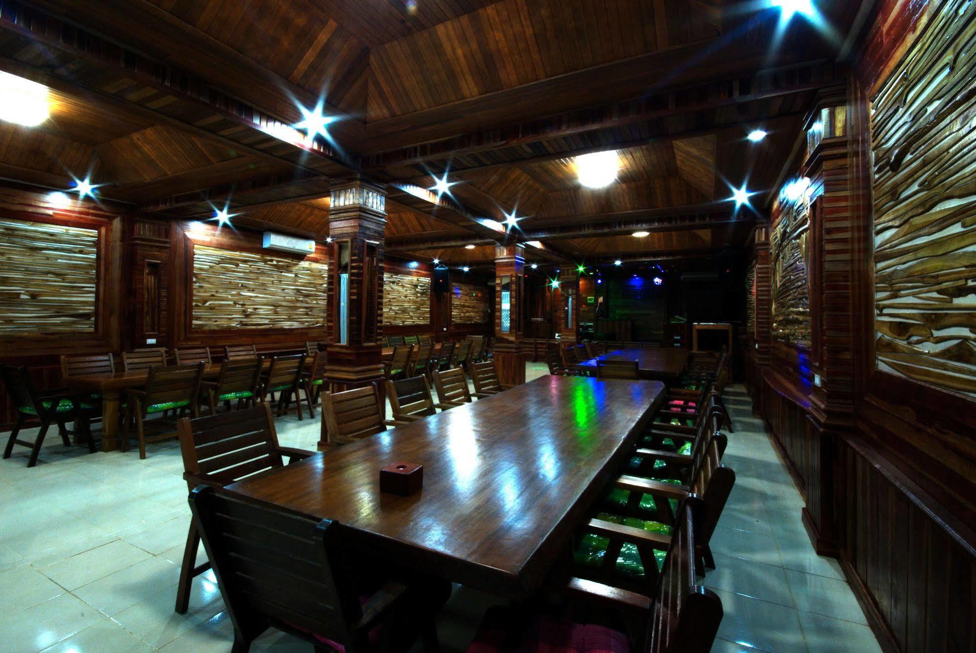 Sangsawan Palace Khaolak Hotel