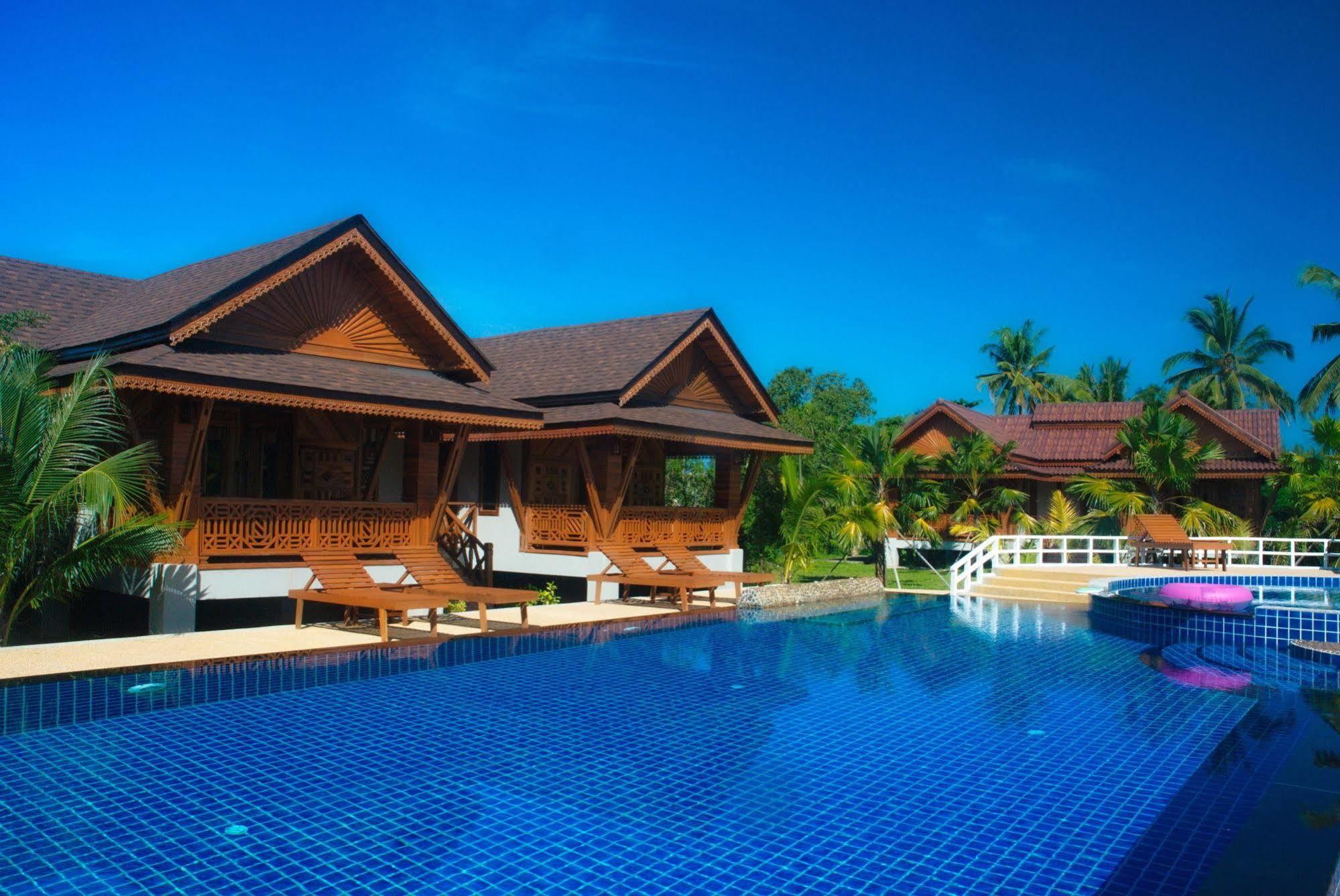 Hotel Sangsawan Palace Khaolak 3*