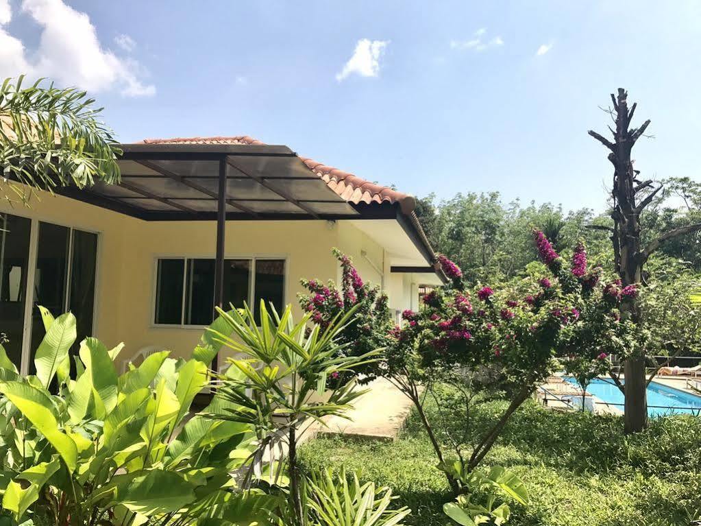 Villa The Canal Khaolak