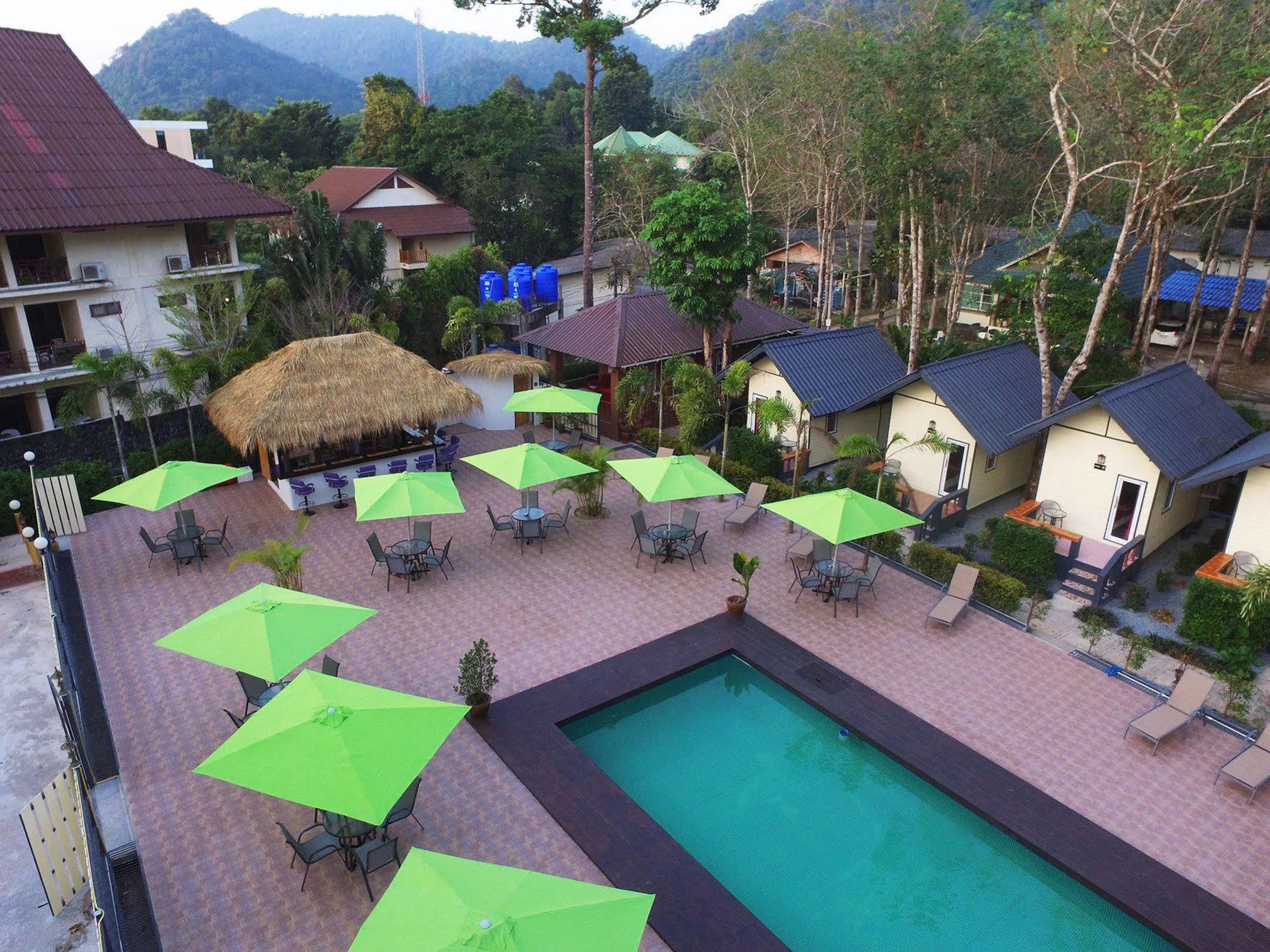 Resort The White Elephant