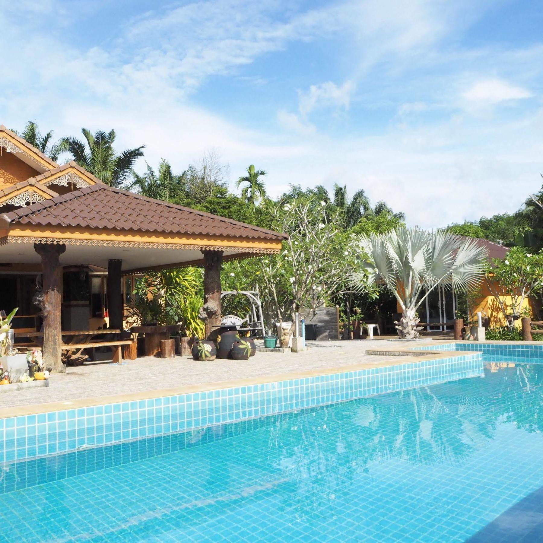 Times Pool Ban Tha Khun