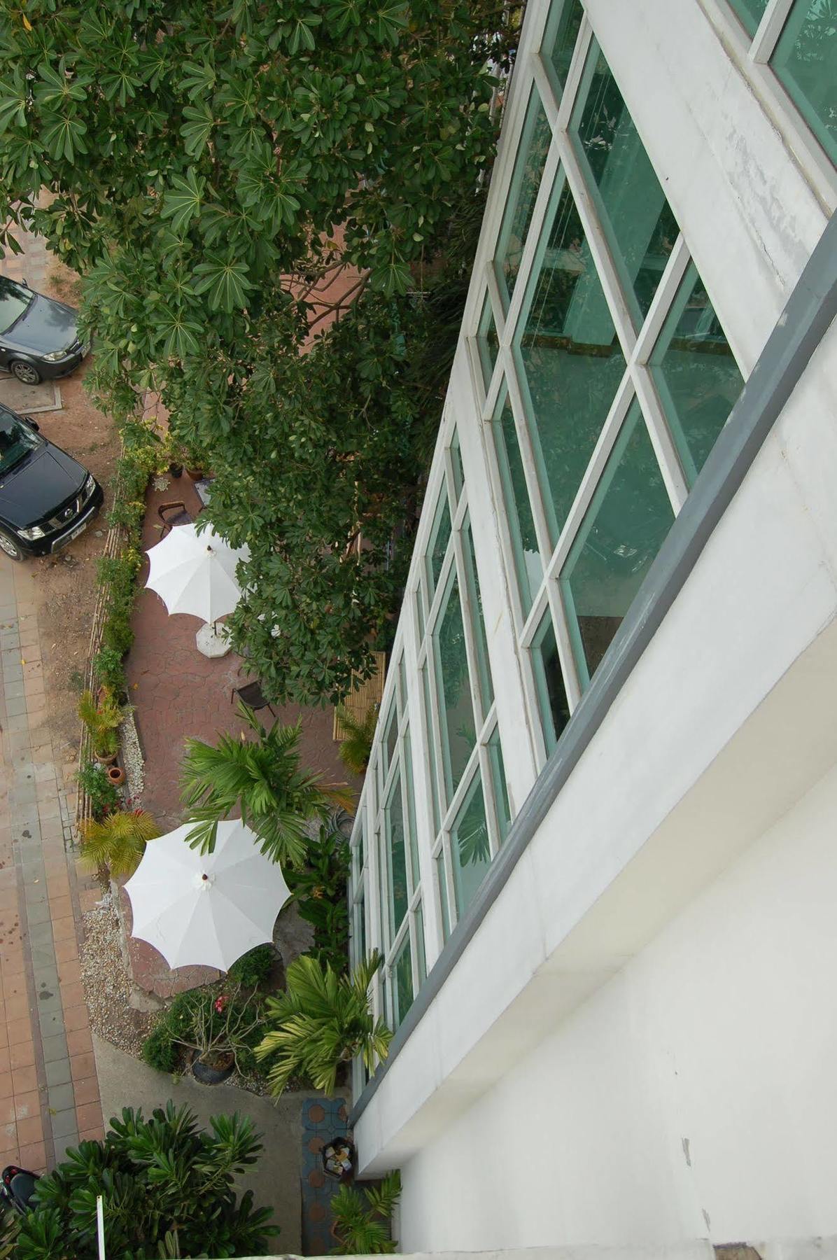 The Circle Hotel 3*