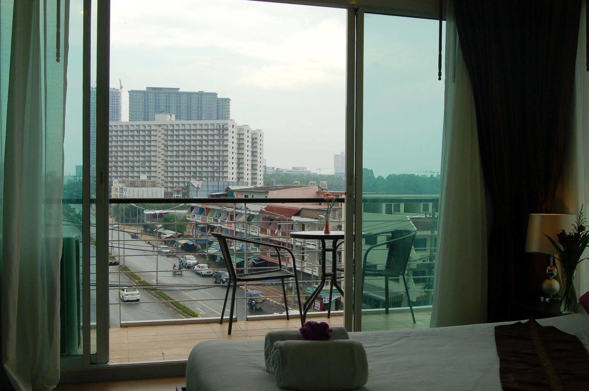 The Circle Jomtien Beach