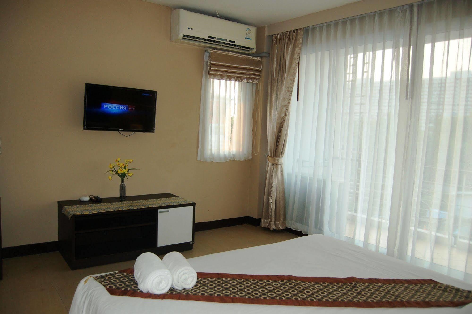 The Circle Hotel 3*