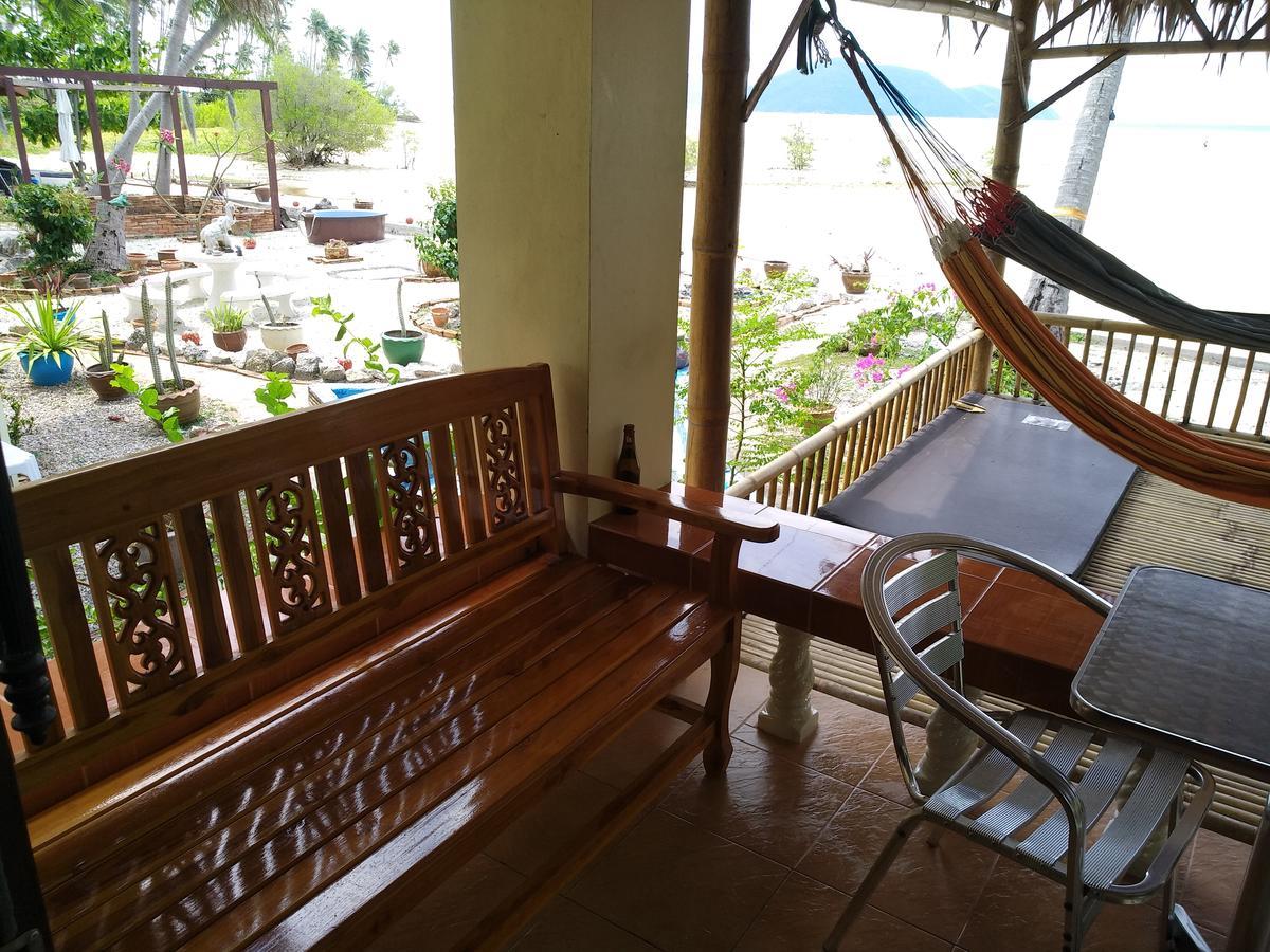 Right On The Beach House Holiday home *