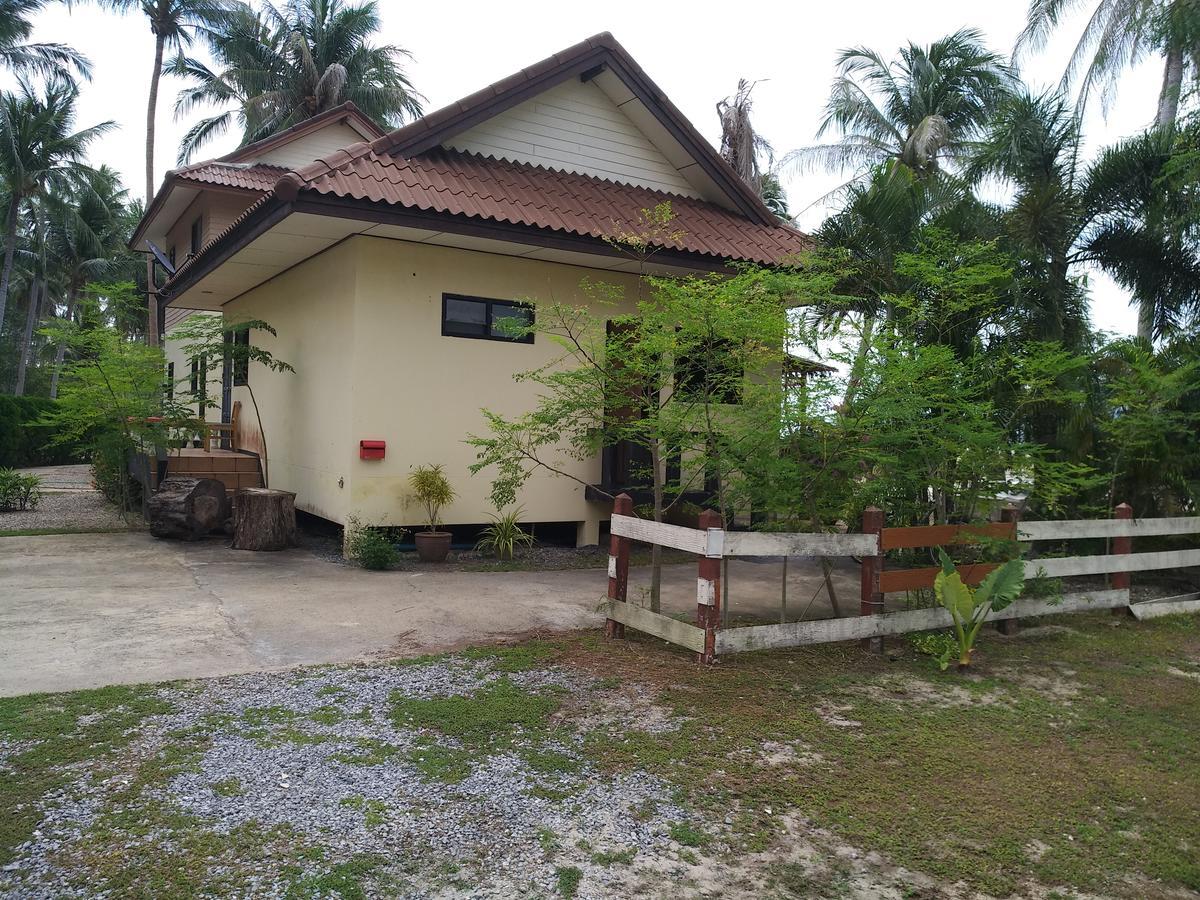 Right On The Beach House Holiday home