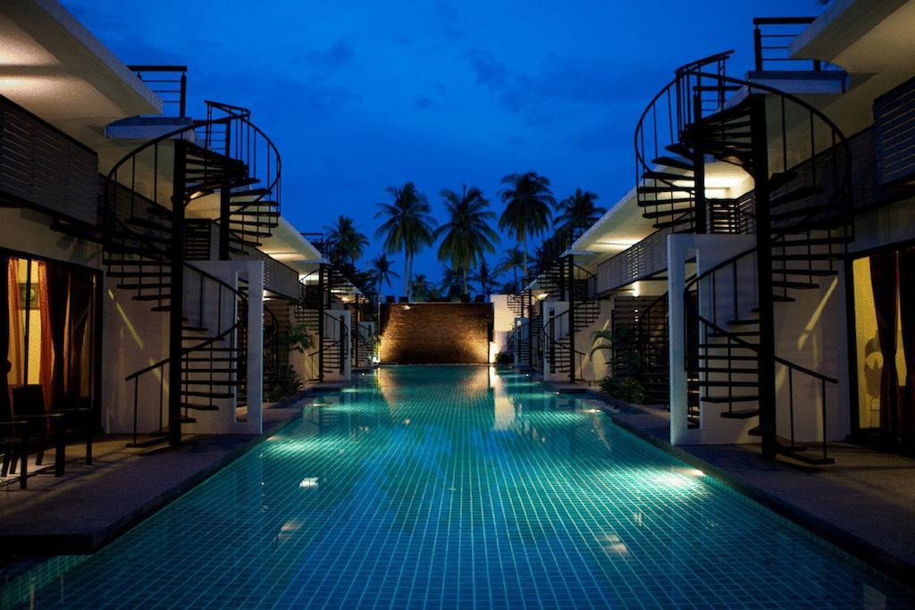 Hotel The Kris Condotel