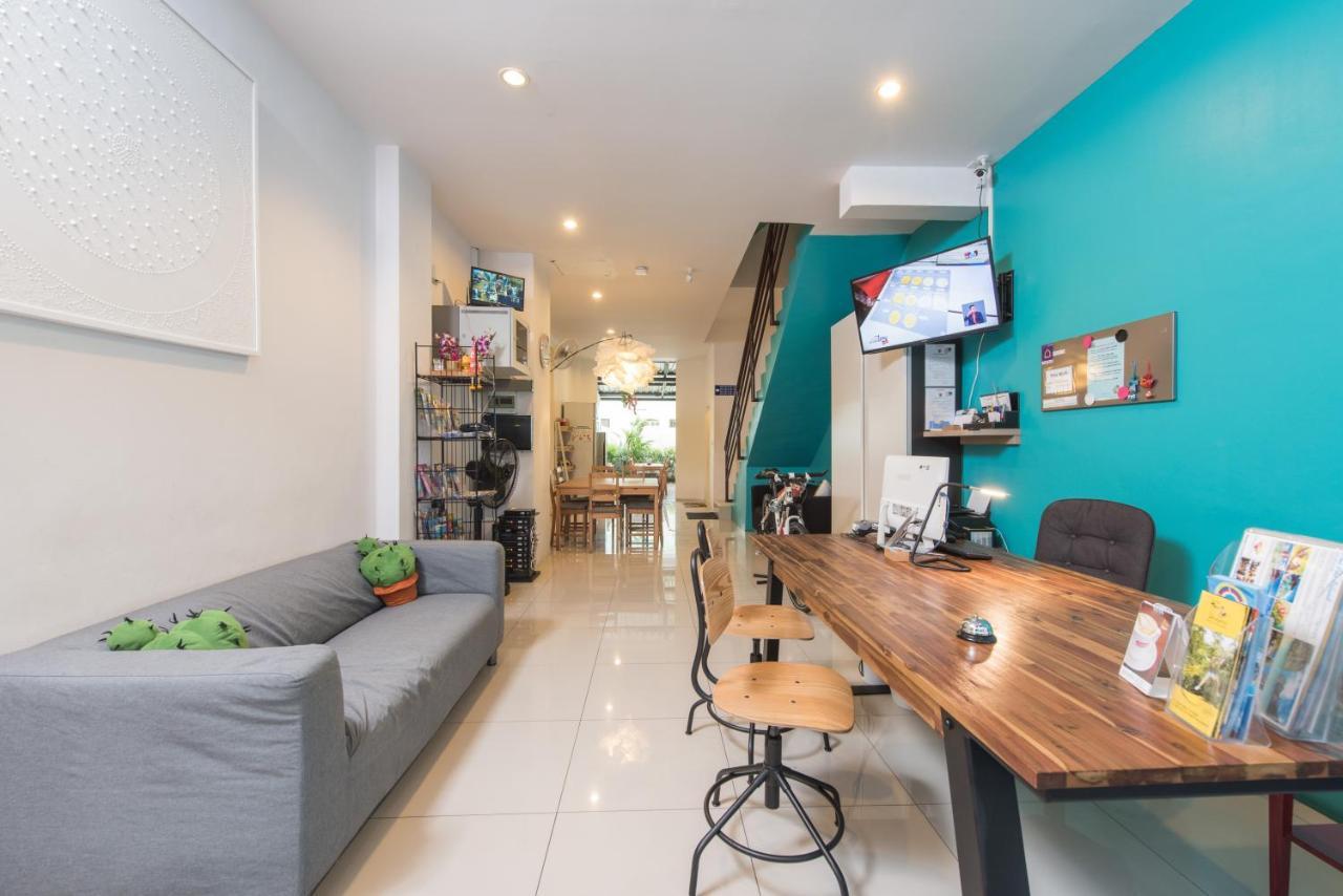 Two Color Hotel Patong
