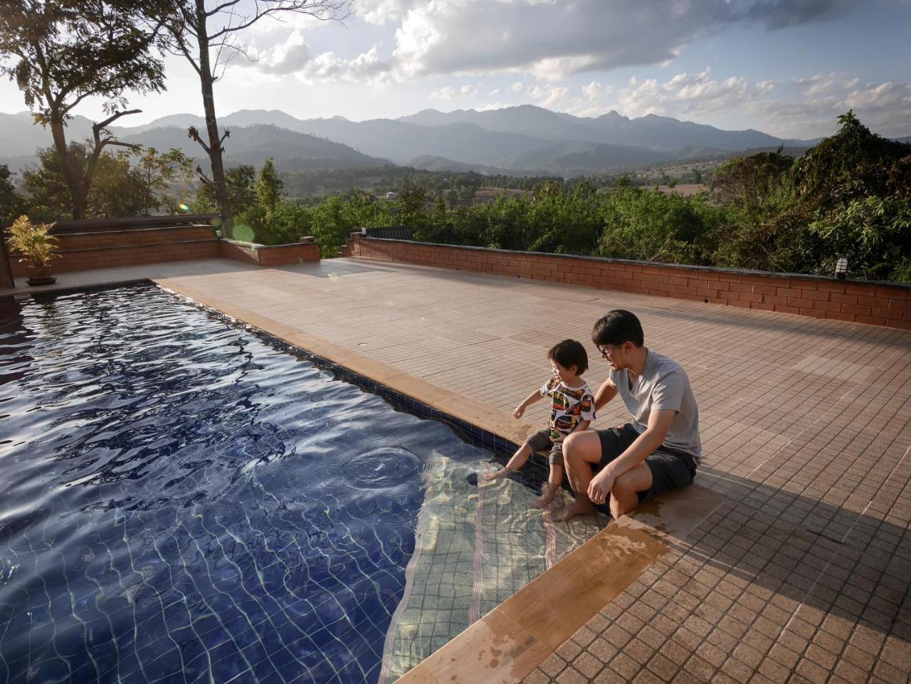 Happy Village Resort *