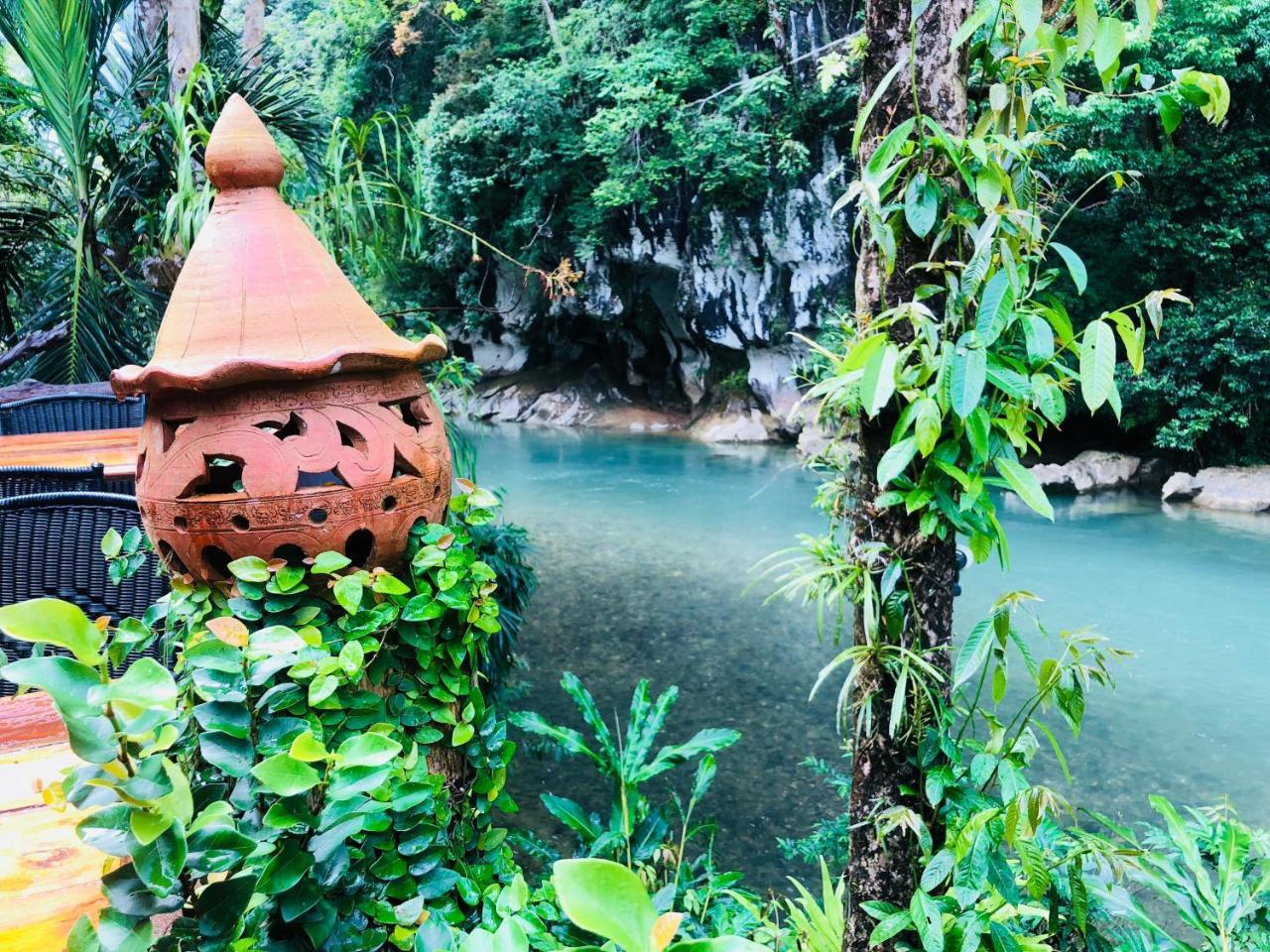 Resort Art's Riverview Khao Sok National Park