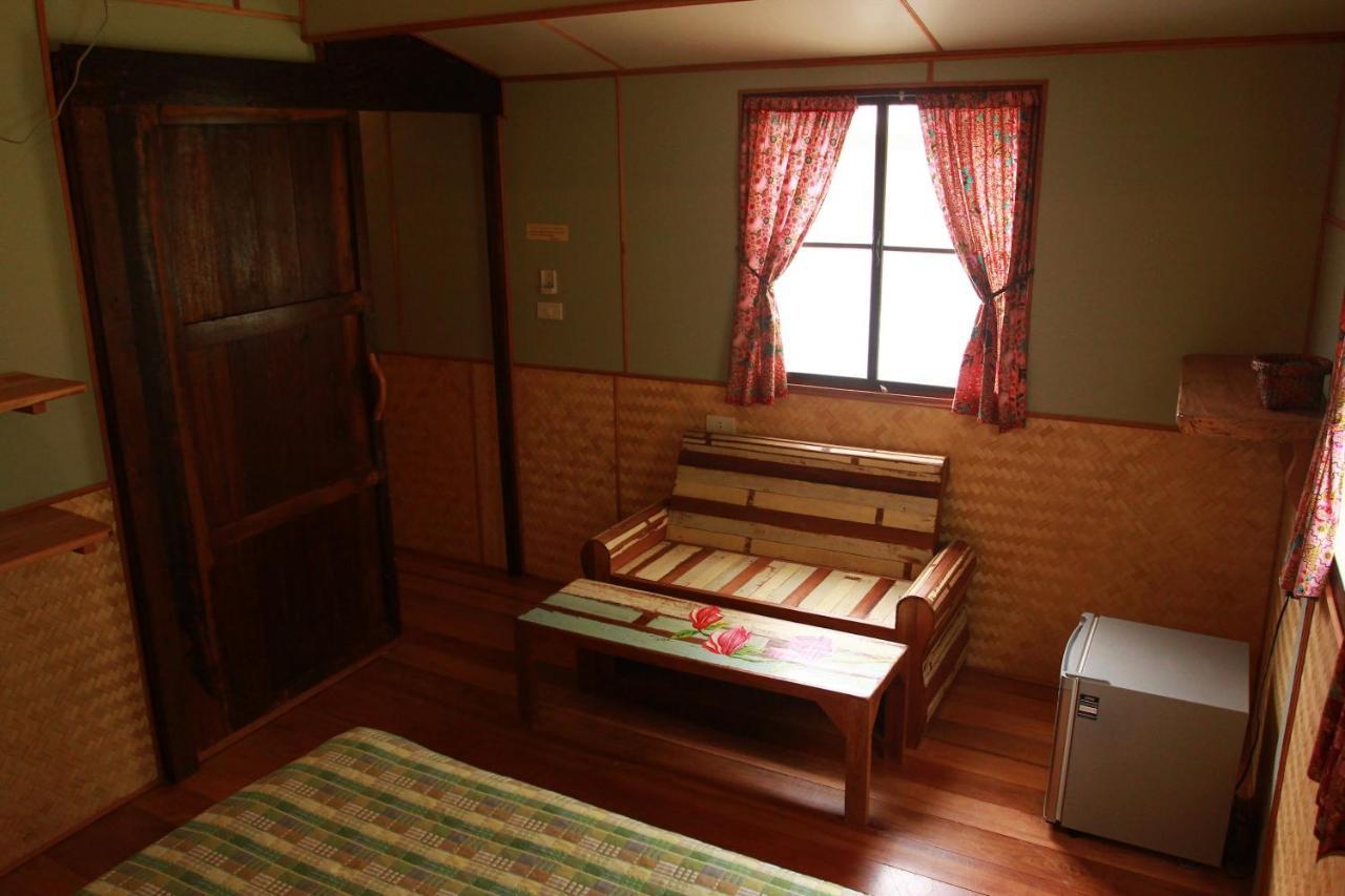 Longtail Resort 2*
