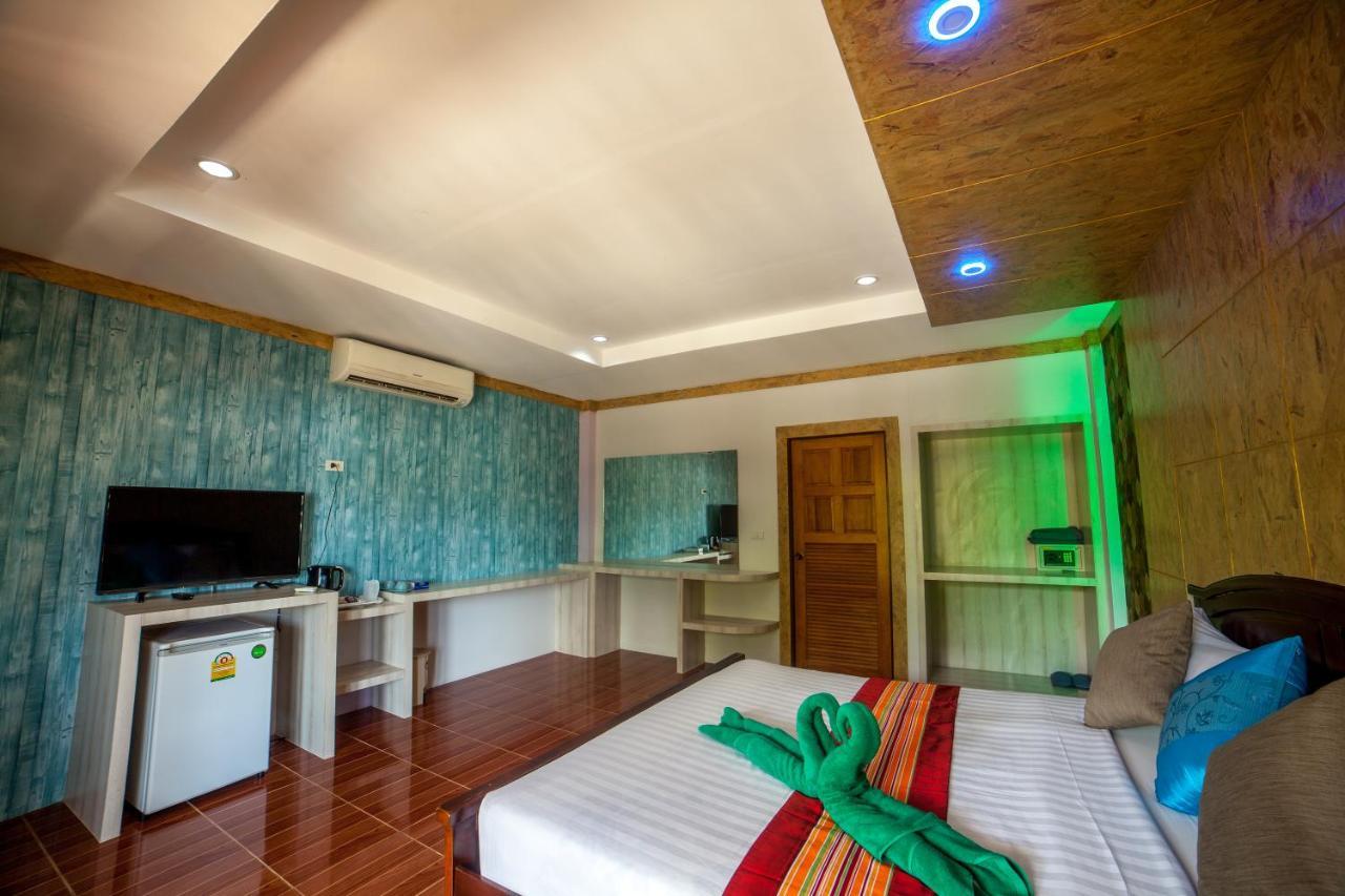 Phi Phi Nice Beach Resort 3*