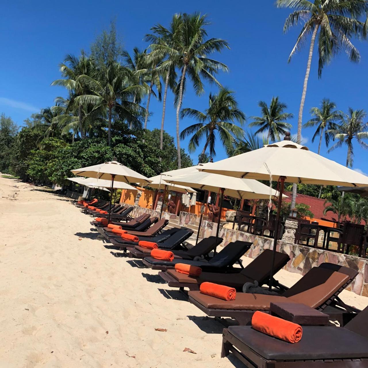 Kanok Buri Resort 4*