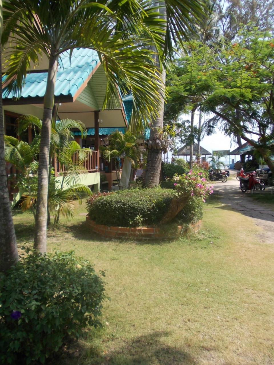 Resort Siraya Beachfront