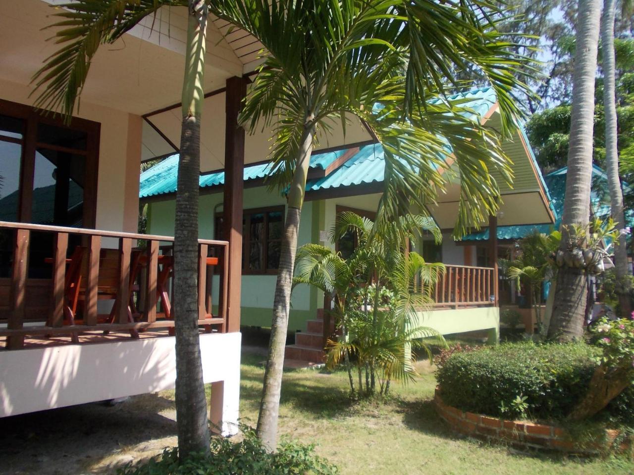 Siraya Beachfront Resort