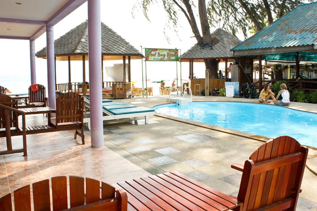 Siraya Beachfront Resort