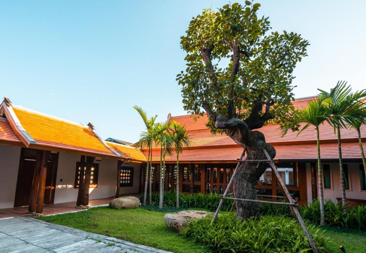 Hotel Phra Singh Village