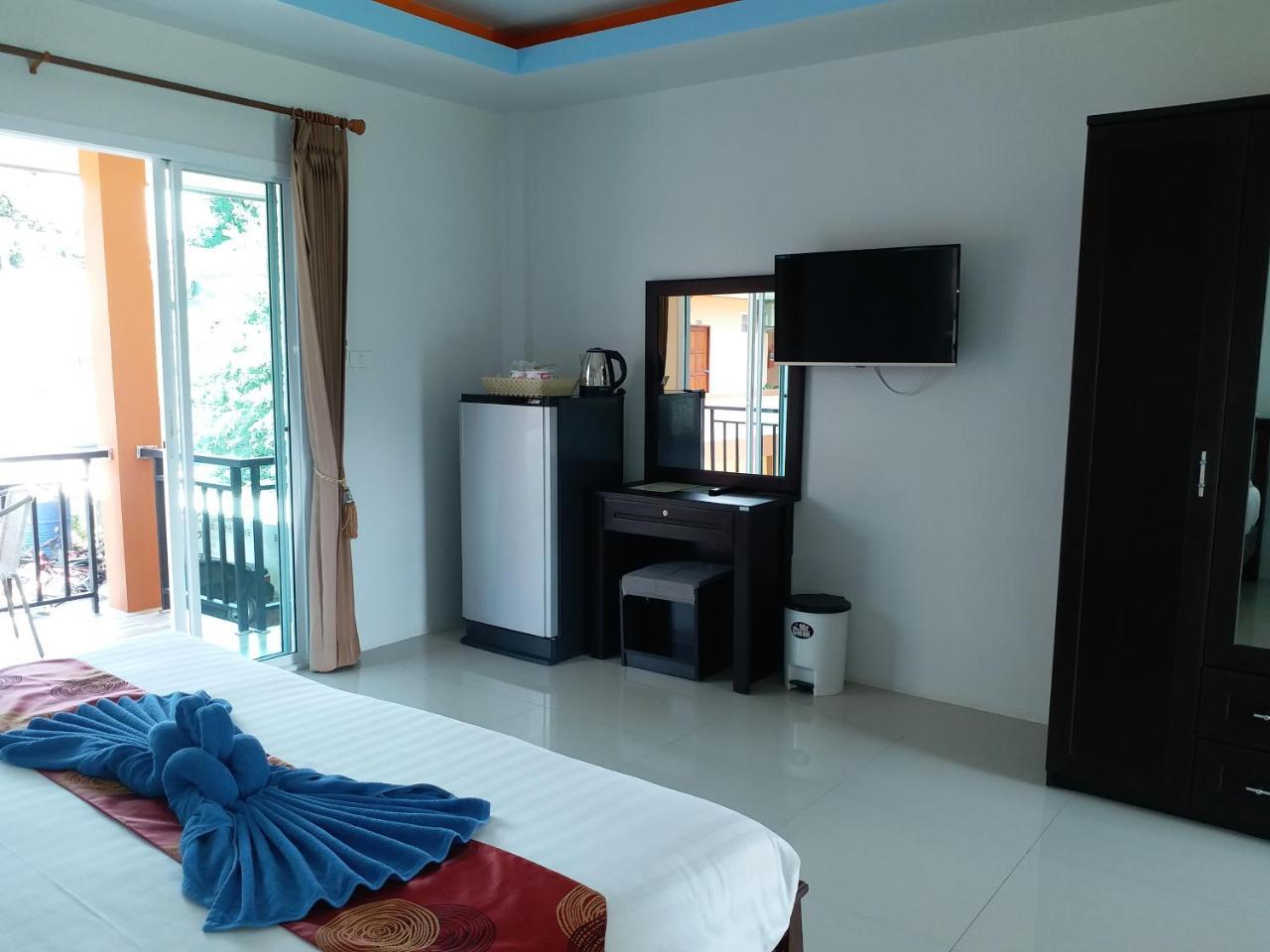 Tamarind Lanta 3*