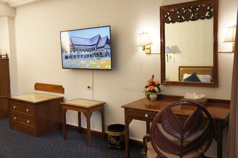 Hotel Wiang Indra Riverside