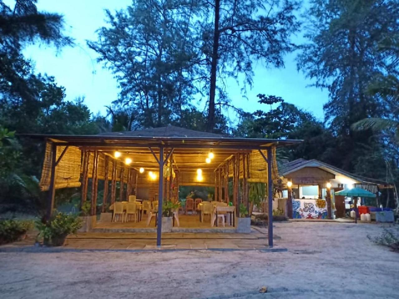 Guest house Sand Beach Bungalow *
