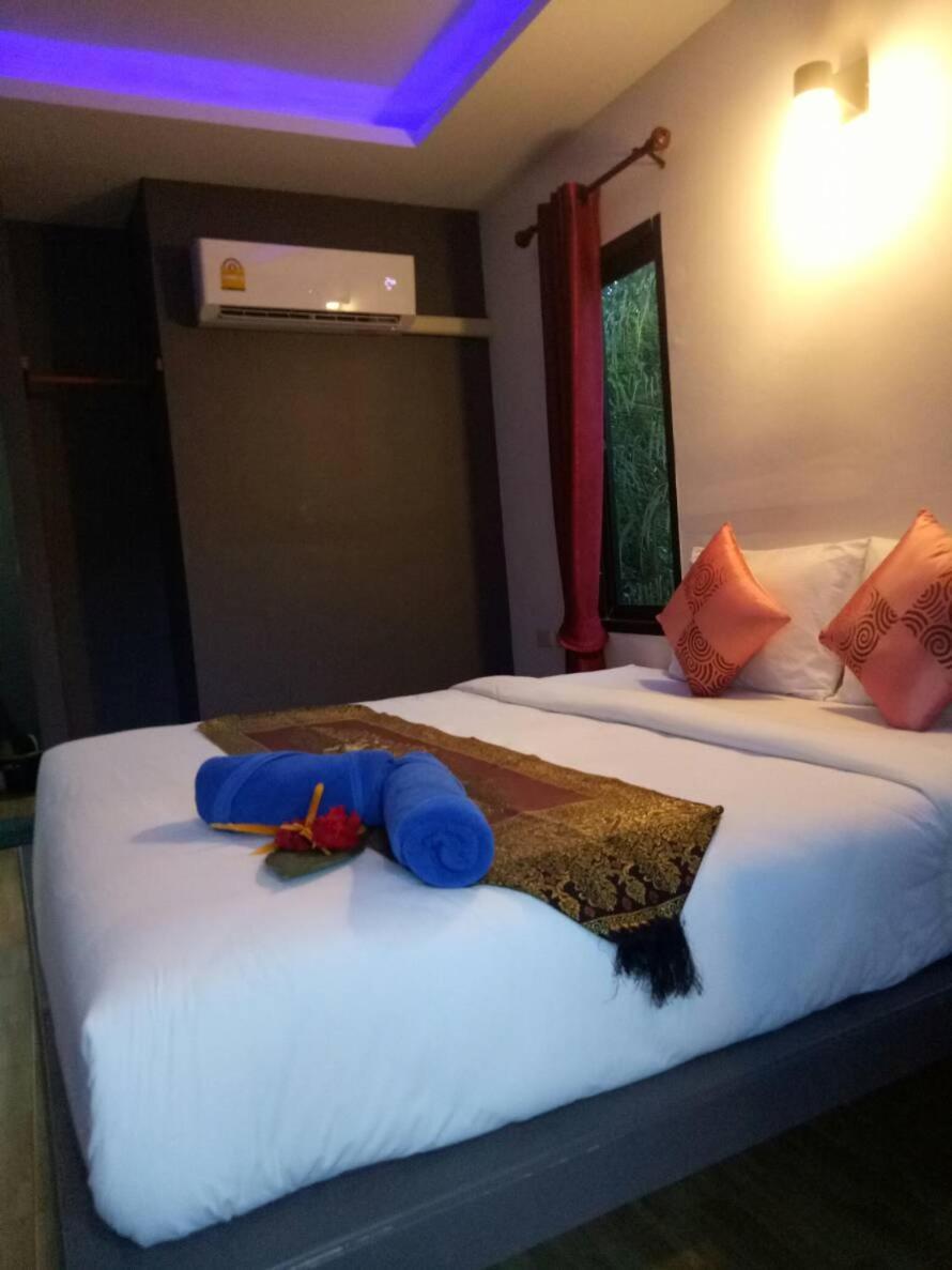 Baan Reenaa Lanta Resort