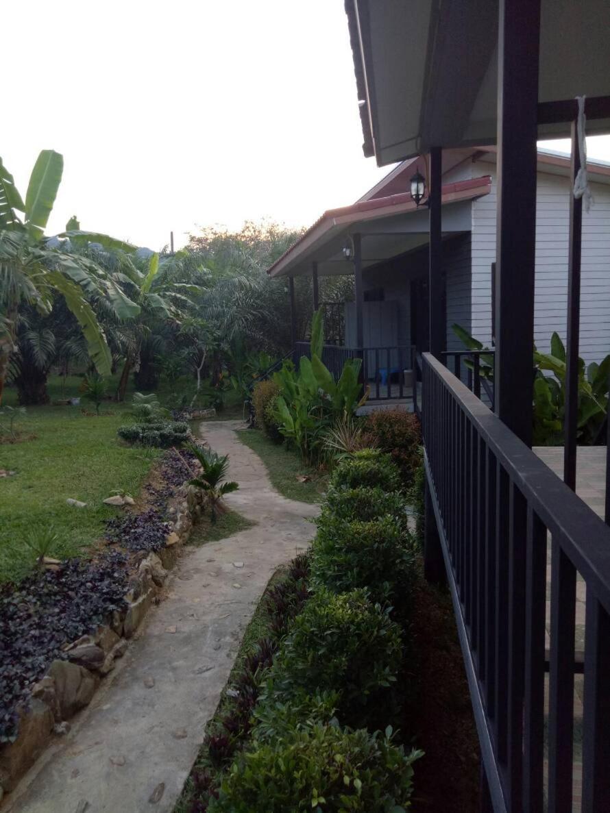 Baan Reenaa Lanta Resort Koh Lanta