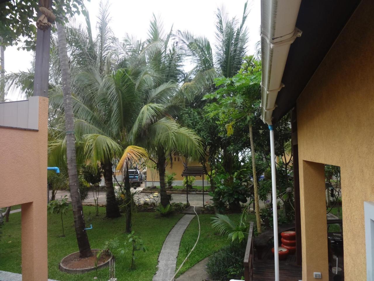 Guest house Halfmoon House *