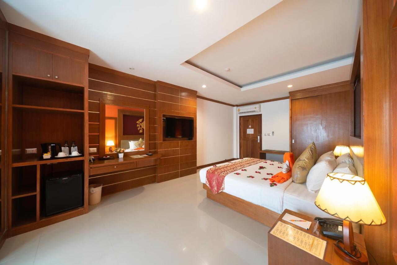Shanaya & Phuket 4*