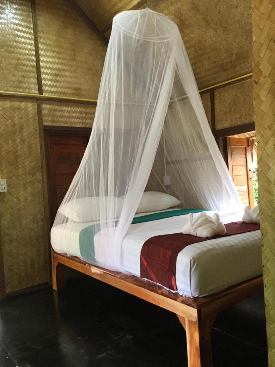 Khaosok Bamboo Huts Resort