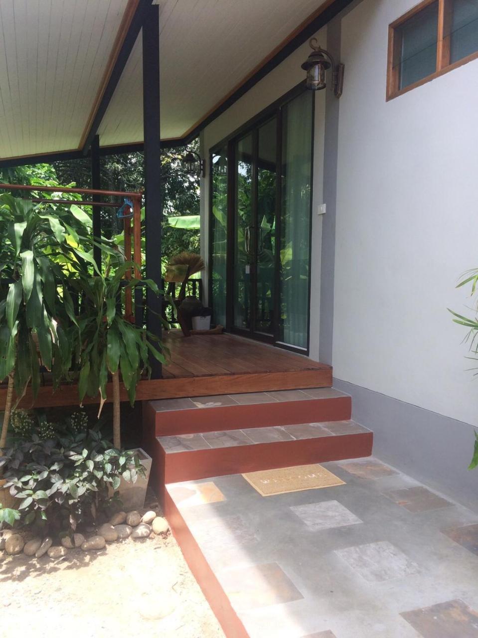 Thai Terrace 2*