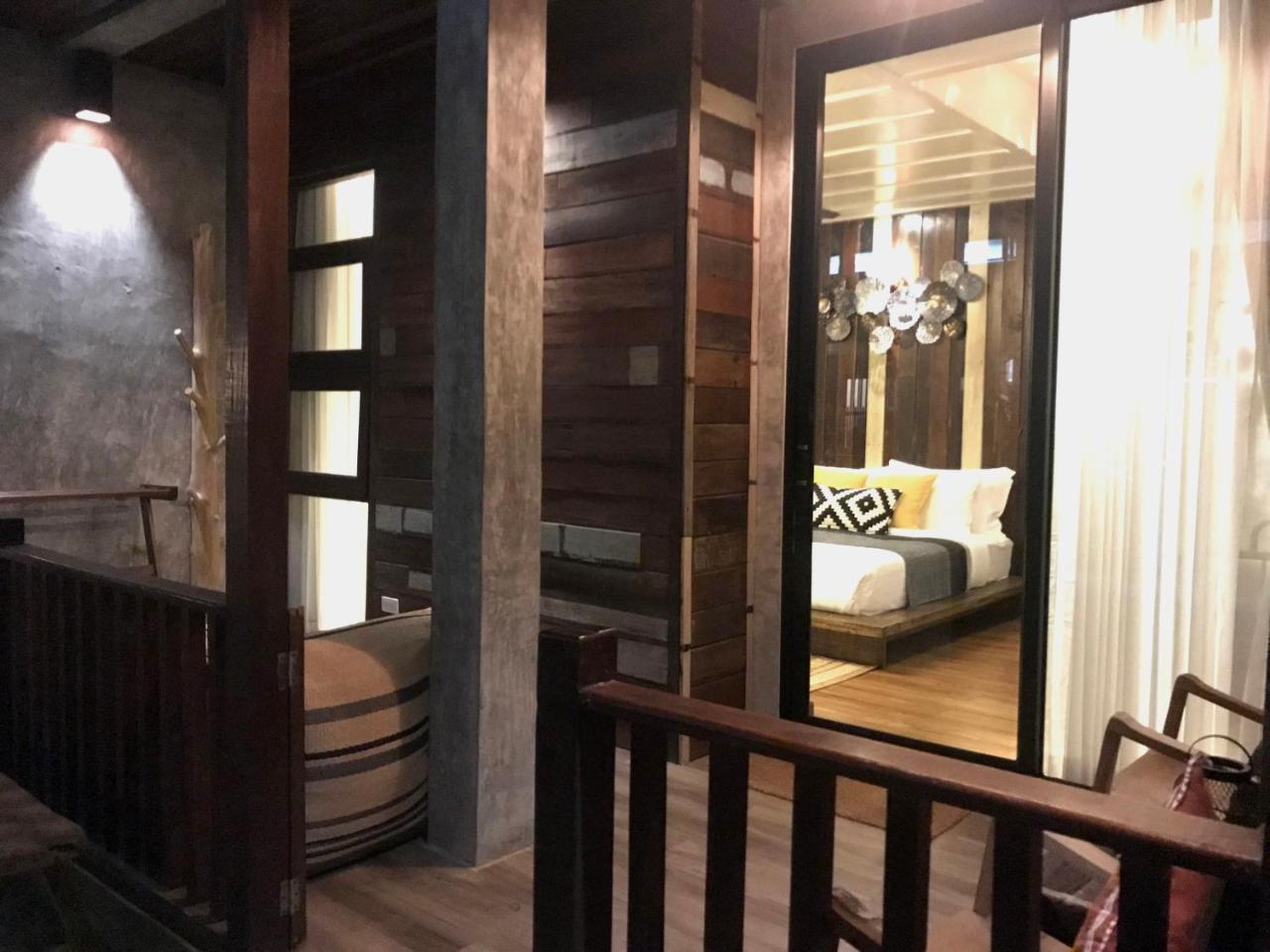 In My Shoes Loft Hotel Thong Nai Pan Noi