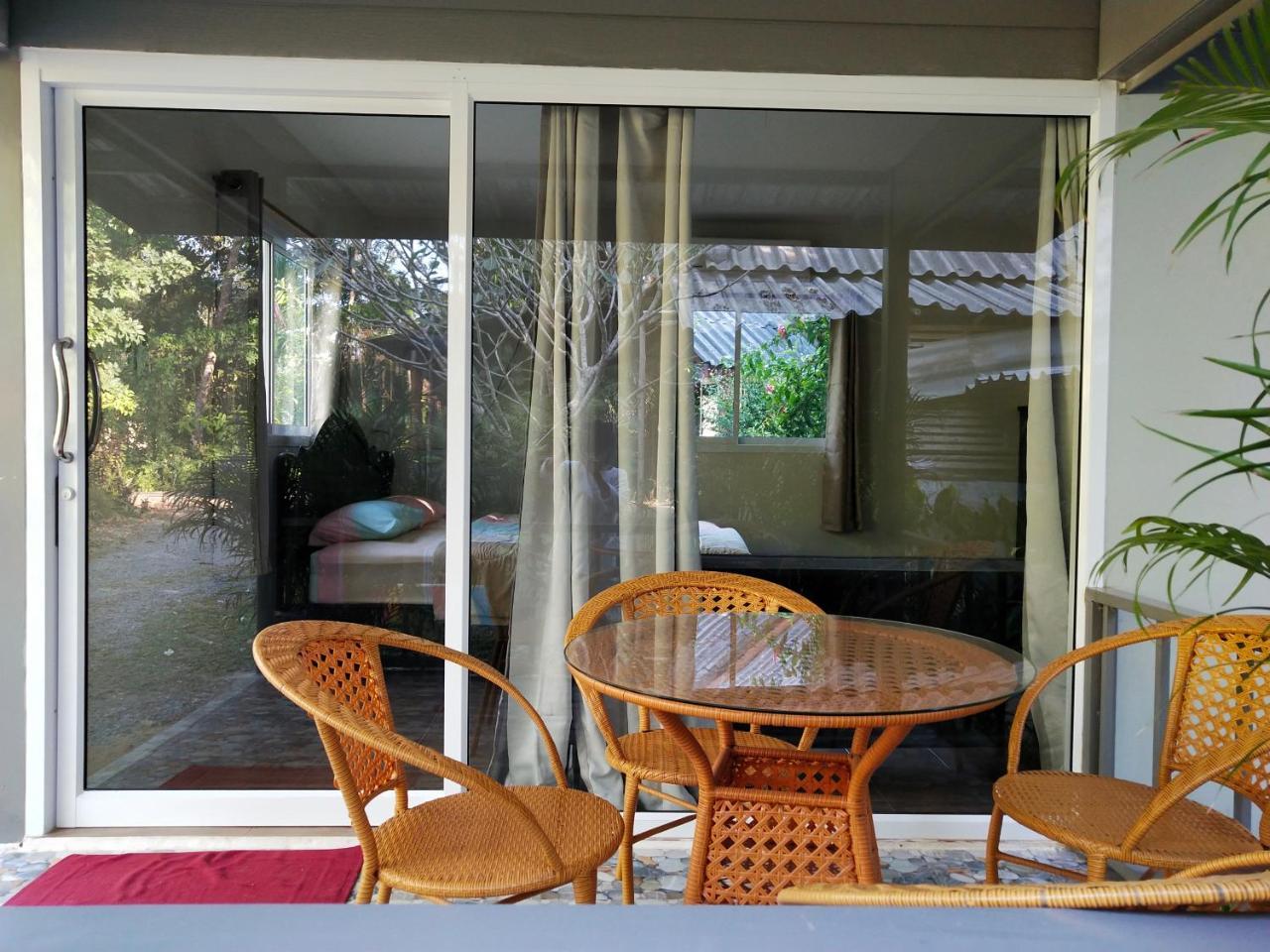 Sabaidee Koh Chang