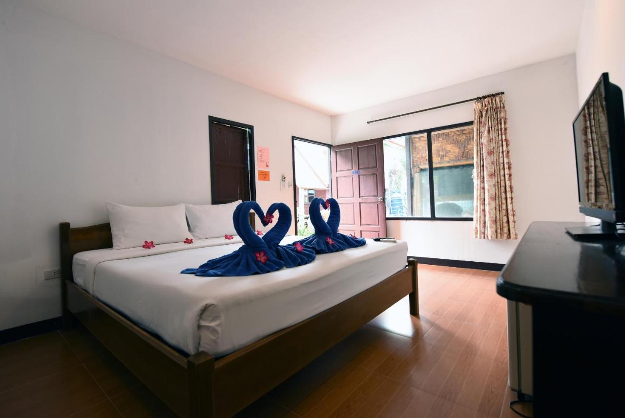 Twin Palms Resort