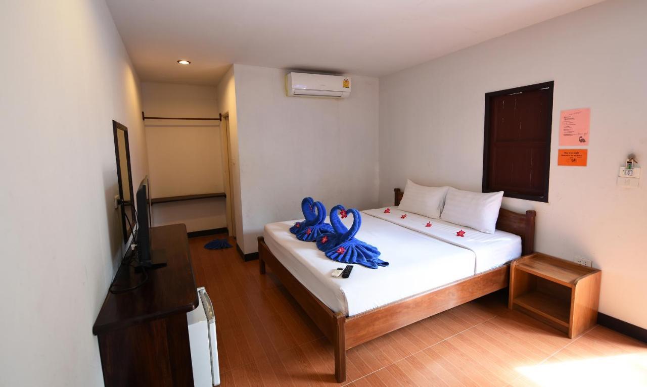 Twin Palms Resort 2*