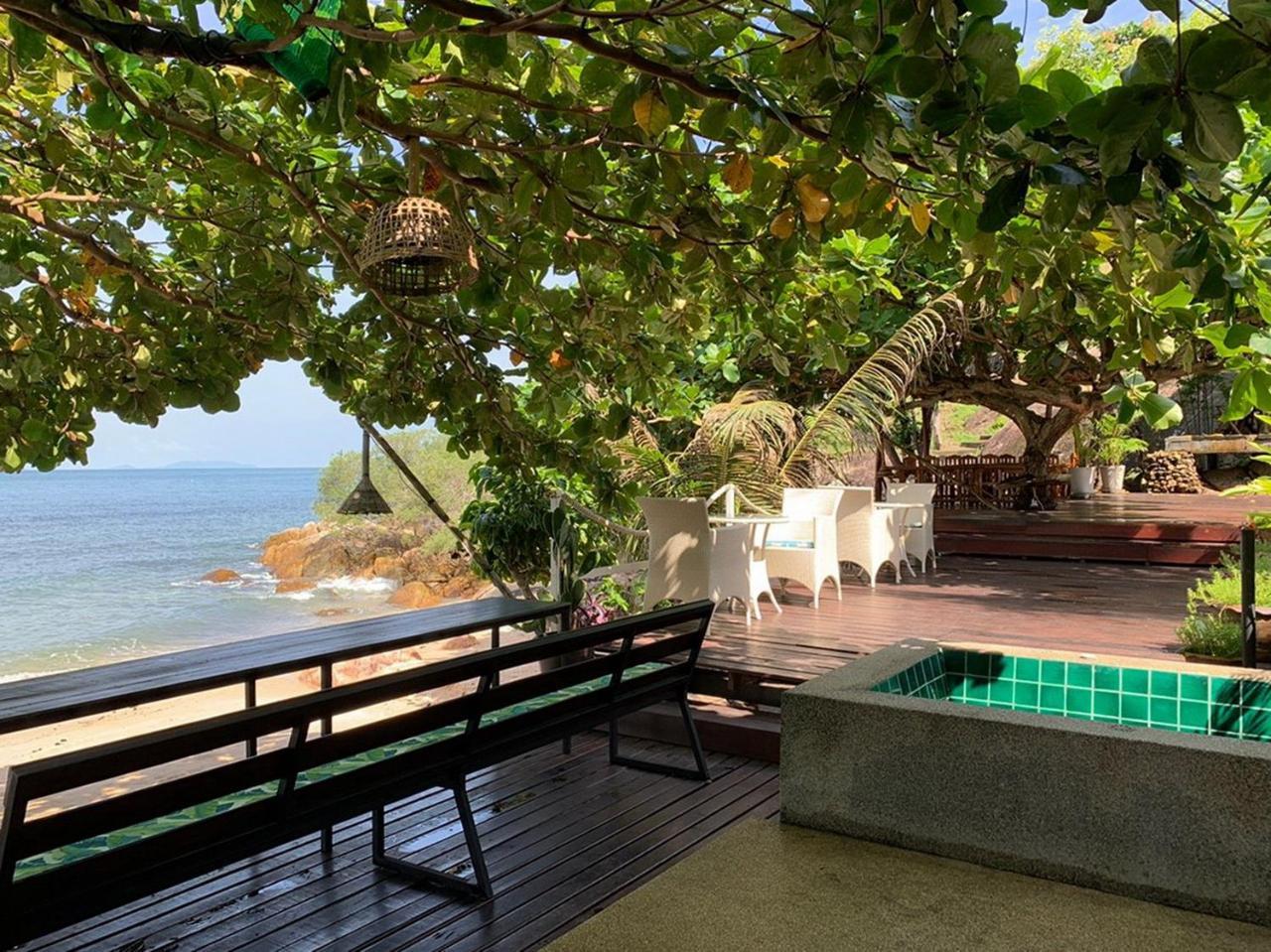 West Coast Beach Resort