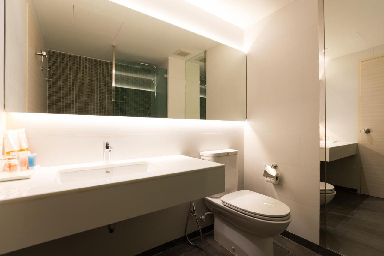 Crystal Yai Hotel
