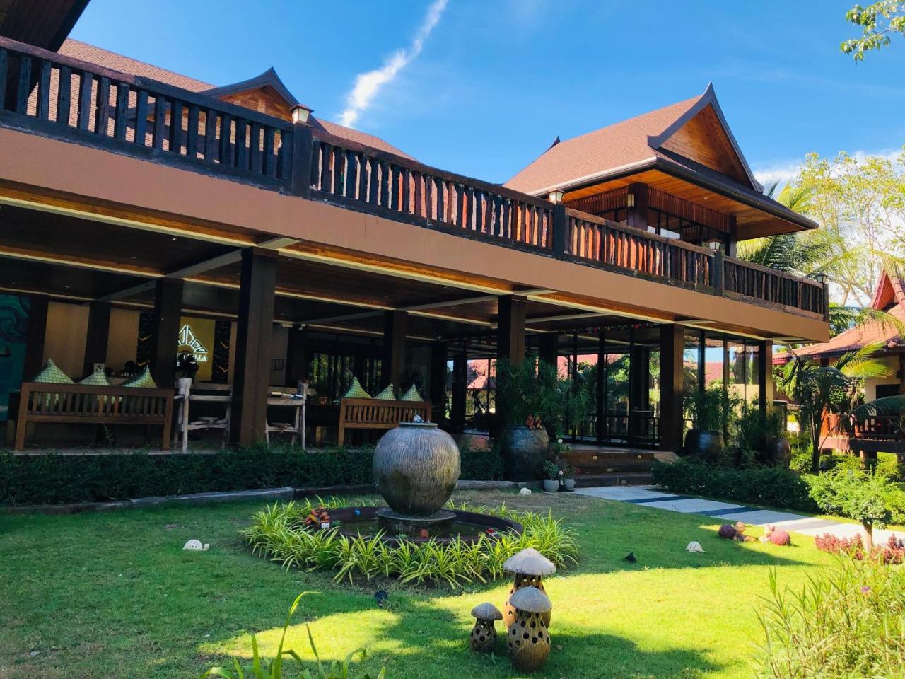 Resort Phi Phi Villa Resort 3*