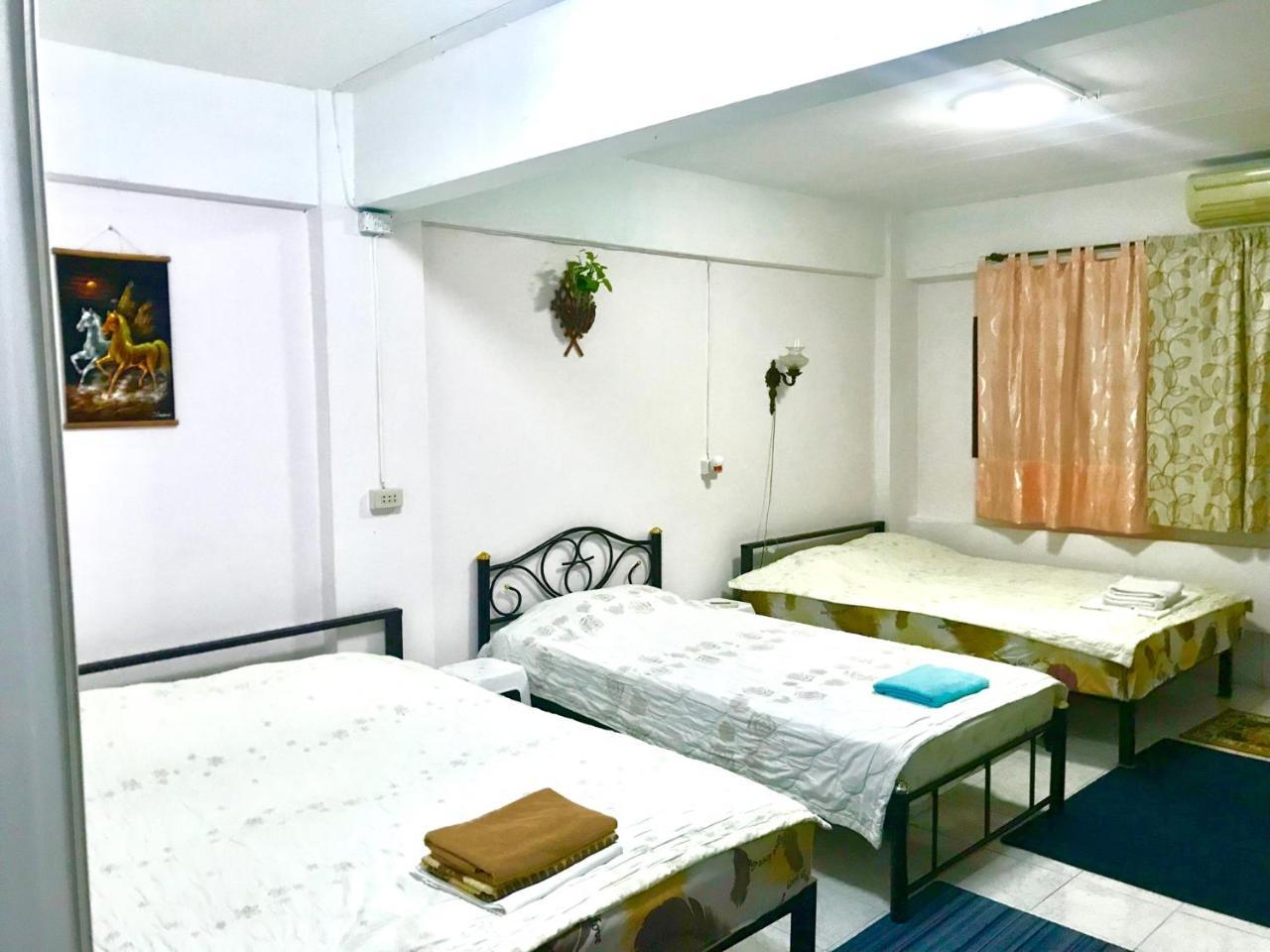 Casa de hóspedes Artem's Praia de Jomtien
