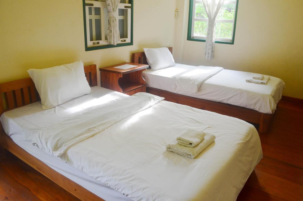 Flora Resort 3*