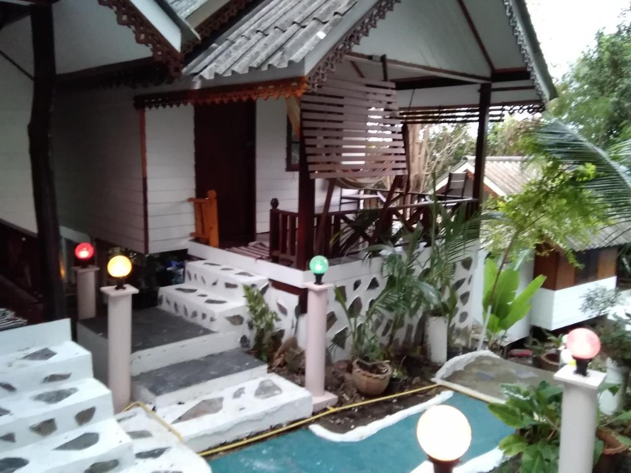 Comon Bungalow Haadchaophao 2*