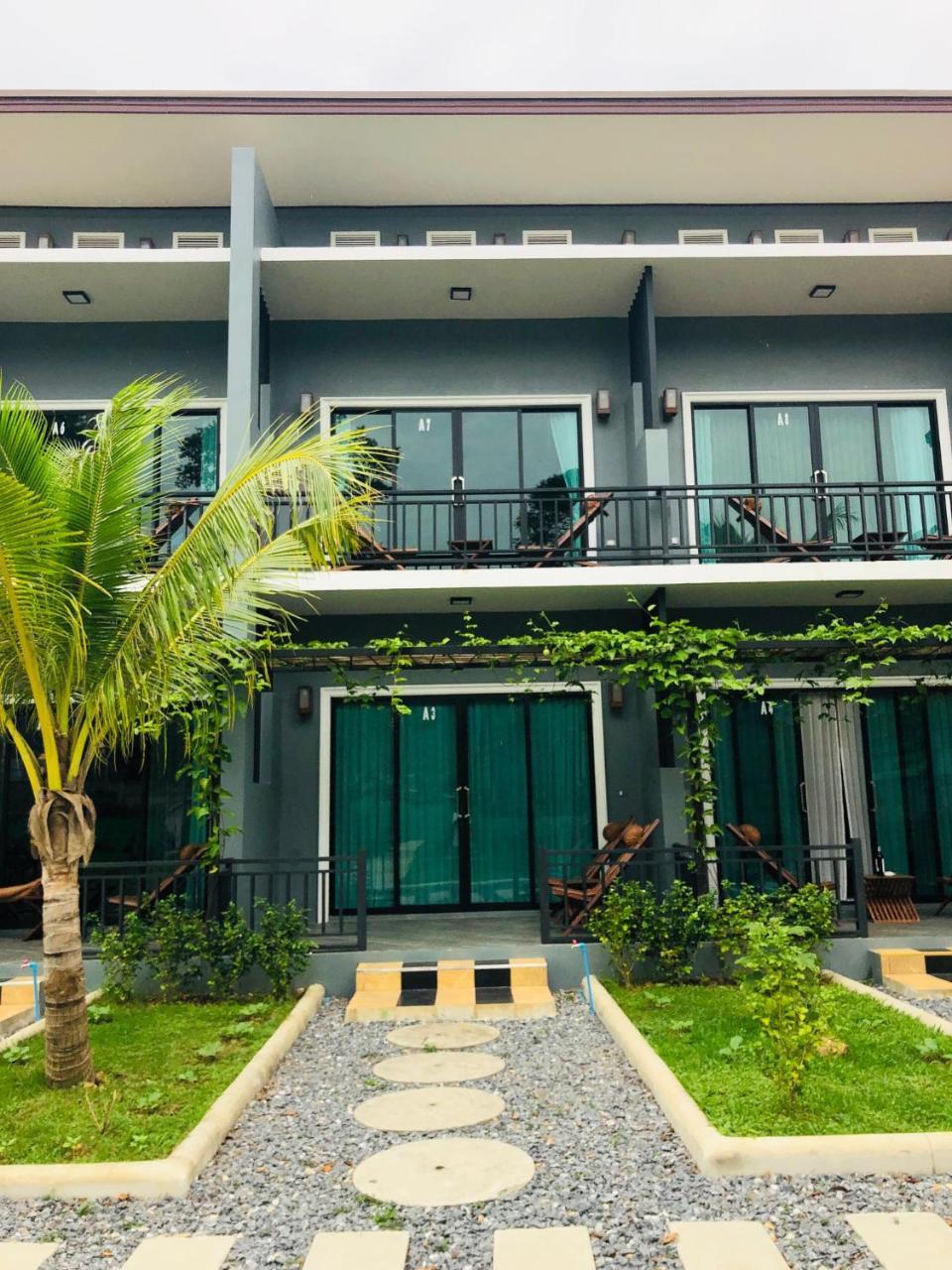 Resort Lanta Amara 3*