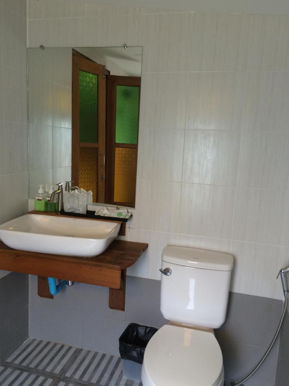 Apple Beachfront 3* Trat