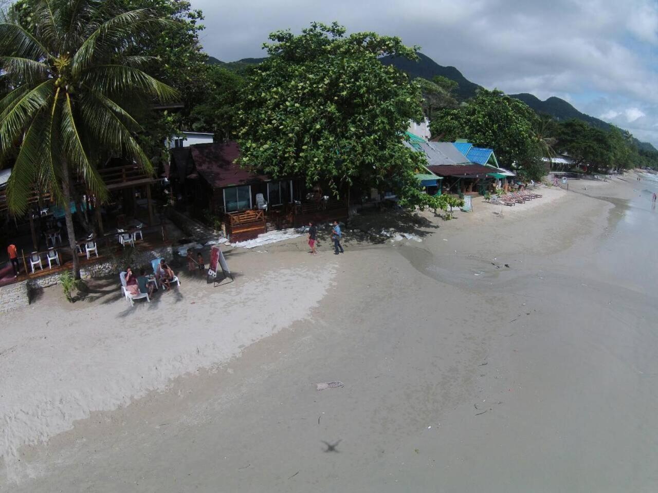 Apple Beachfront 3*