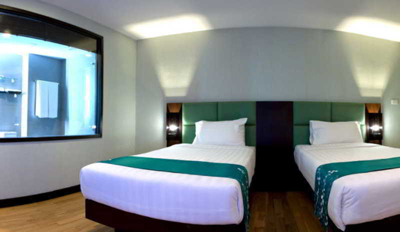 Hotel The Kris Condotel